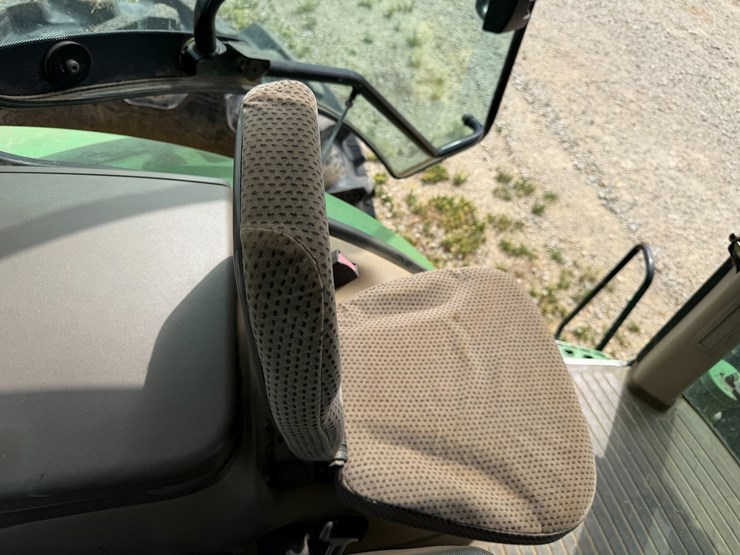 2012-john-deere-8235r-image-62