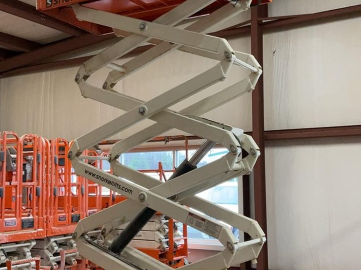 #421-•-2018-snorkel-19'-scissor-lift-image-21