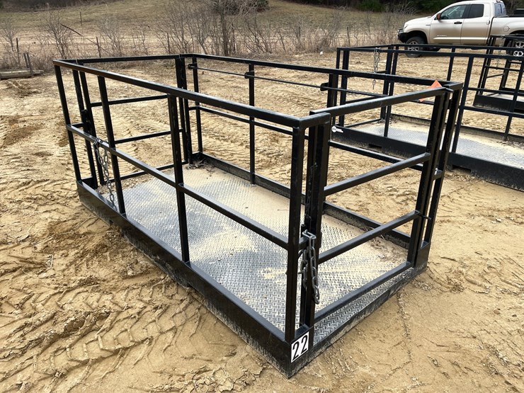 #7533-•-8'-work-platform-with-fork-pockets-image-4