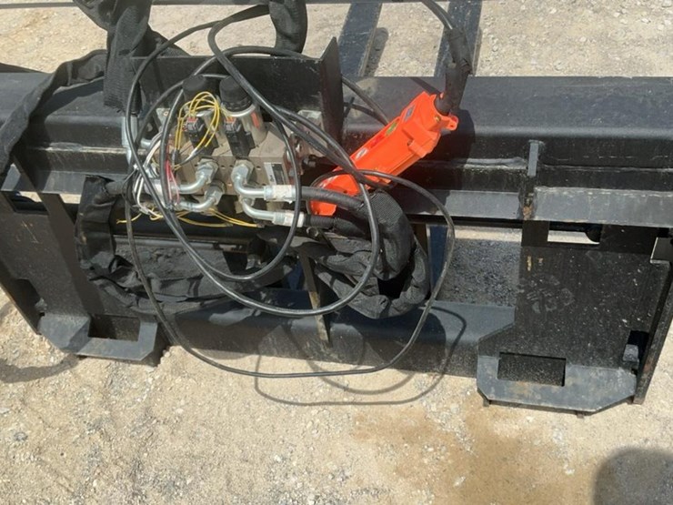 #178-•-hydraulic-forks-image-16