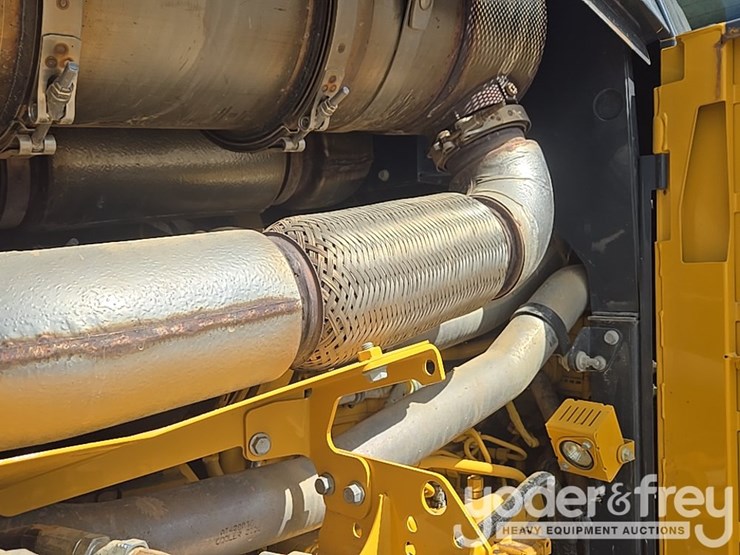 2019-deere-670g-image-79