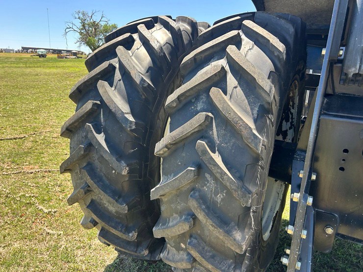 new-holland-tj375-image-7