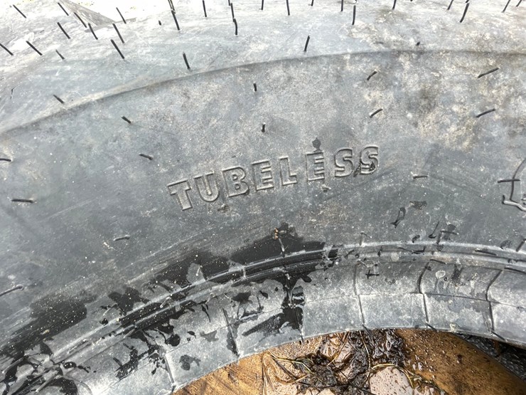 #7543-•-alliance-brand-telehandler-tire-image-11