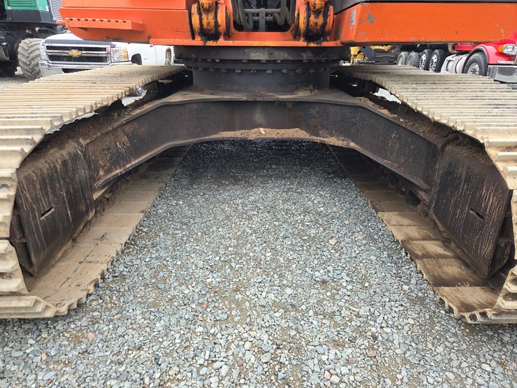 hitachi-zx330-lc-image-63