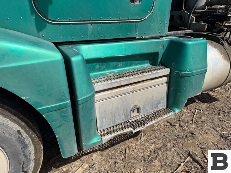 1990-peterbilt-377-image-10
