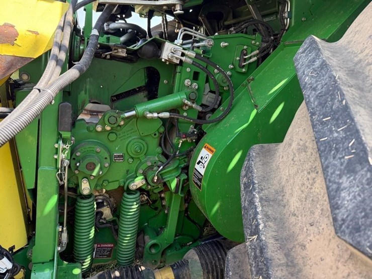 2019-john-deere-9700i-image-14