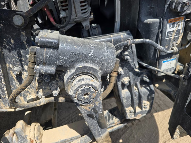 2017-peterbilt-348-image-44