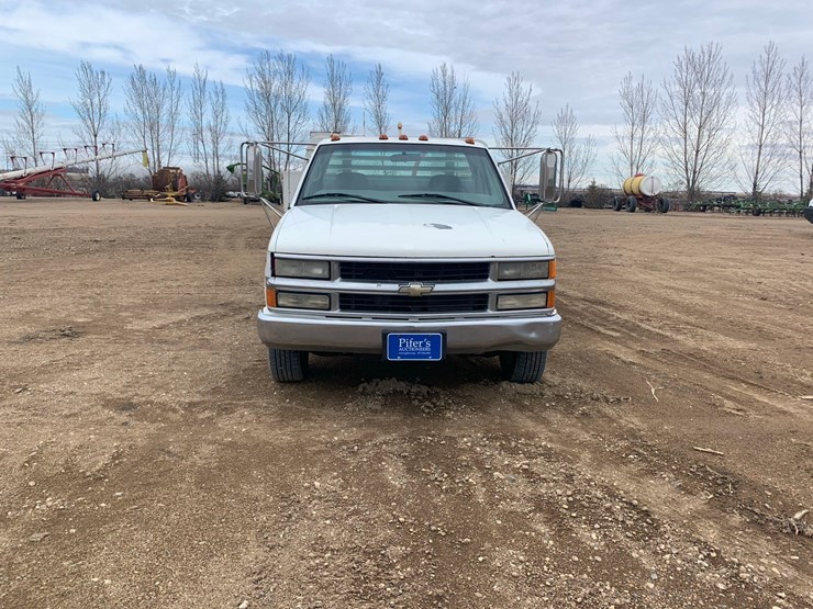 2000-chevrolet-c3500-pickup-image-2