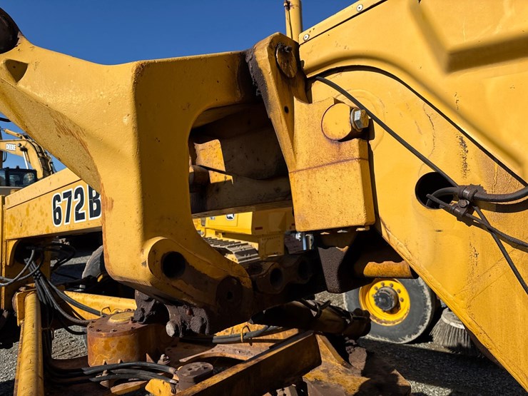 deere-672b-image-15
