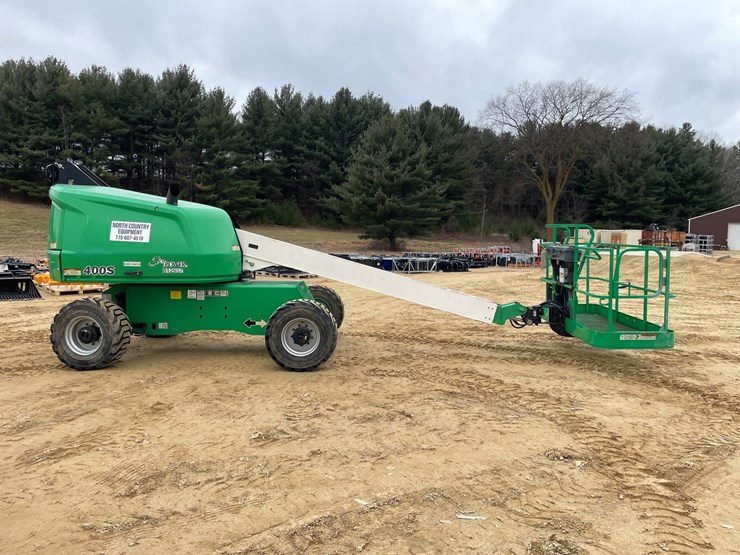 2016-jlg-400s-image-4