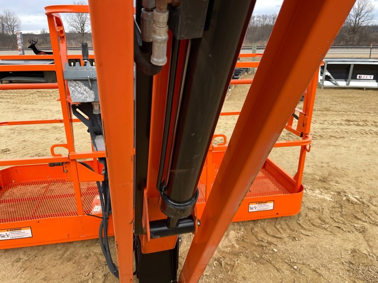 jlg-600aj-image-42