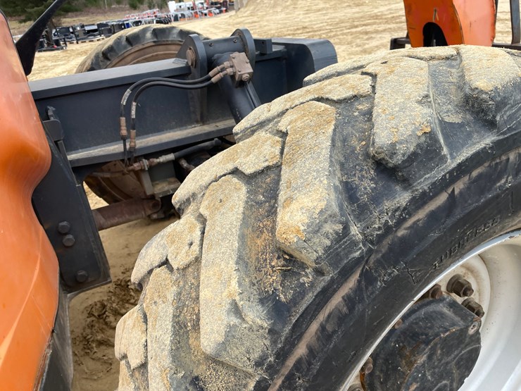 2012-jlg-g6-42a-image-73