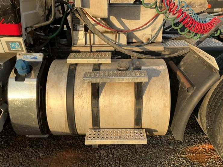 2017-international-prostar-image-41