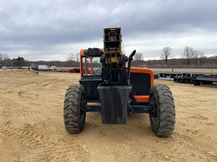 2013-jlg-g6-42a-image-6