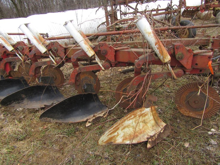 international-700-image-8