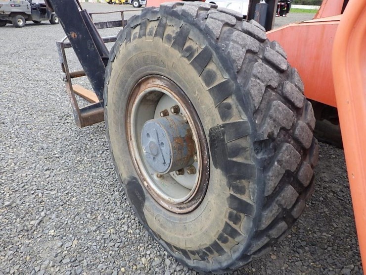 2011-jlg-10054-telescopic-reach-lift-image-25