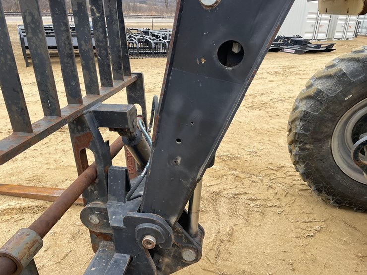 2013-jlg-g6-42a-image-20