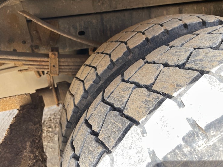 2011-ford-f550-image-101