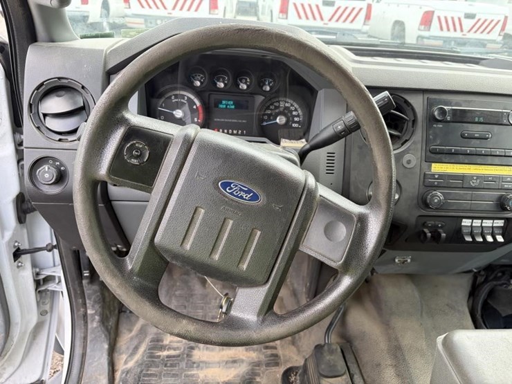 2012-ford-f550-image-16