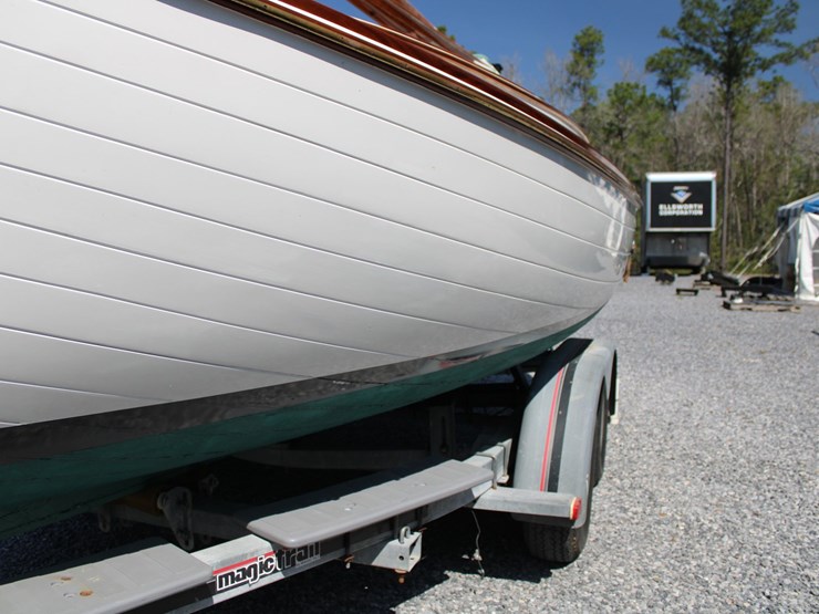 #9545-•-grimmalkin-–-18'-fenwick-williams-classic-wooden-catboat-w/-trailer-image-36