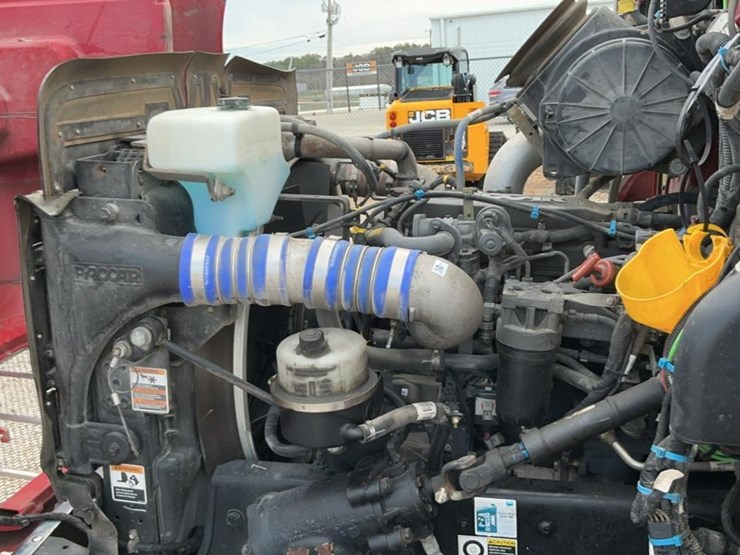 2021-peterbilt-337-image-8