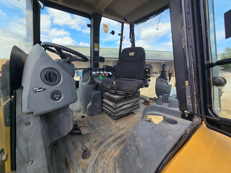 2005-caterpillar-420d-image-75