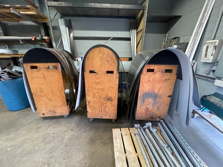 #2562-•-(3)-sheet-metal-carts-(columbia-heights,-mn)-image-1