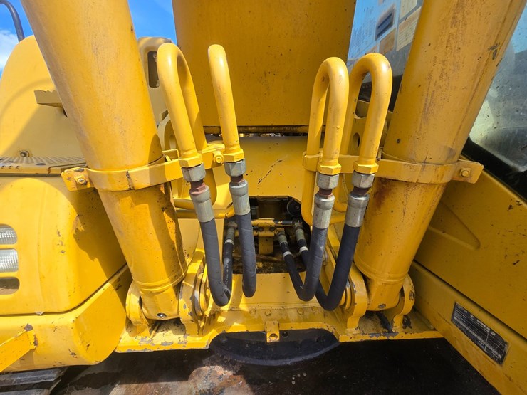 2003-caterpillar-320c-image-87