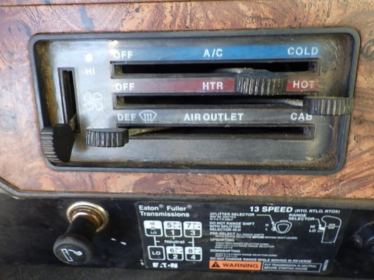 1999-international-9300-image-48