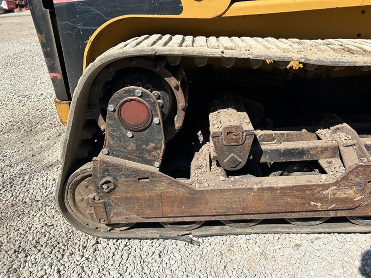 caterpillar-267b-image-13