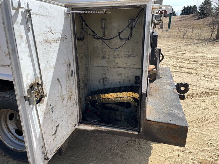 2011-ford-f550-image-35