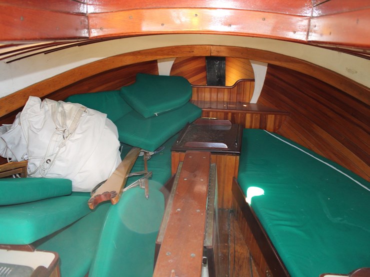 #9545-•-grimmalkin-–-18'-fenwick-williams-classic-wooden-catboat-w/-trailer-image-62