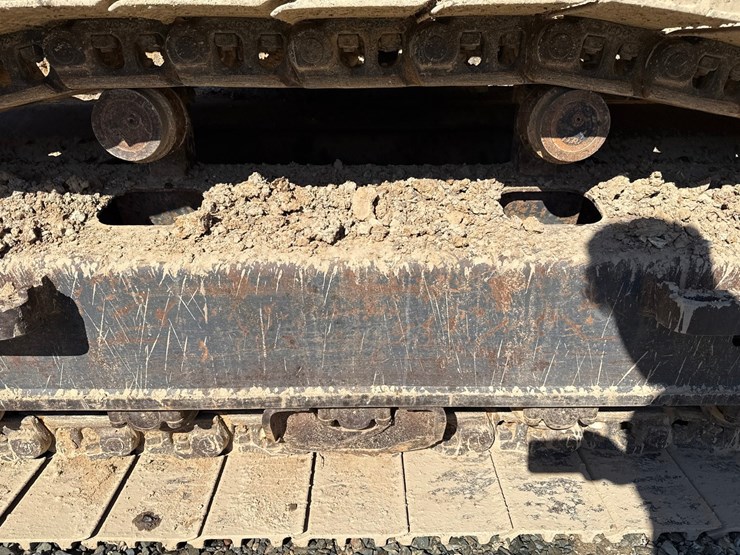 new-holland-eh160-image-56