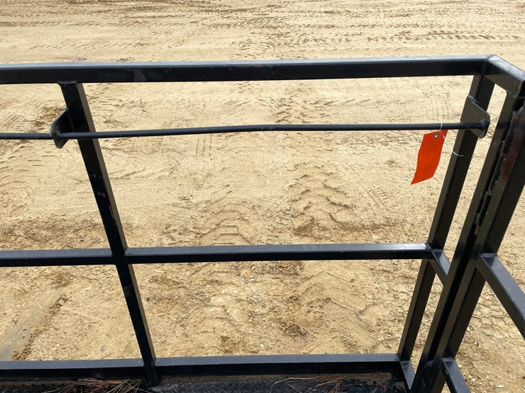 #7531-•-8'-work-platform-with-fork-pockets-image-13