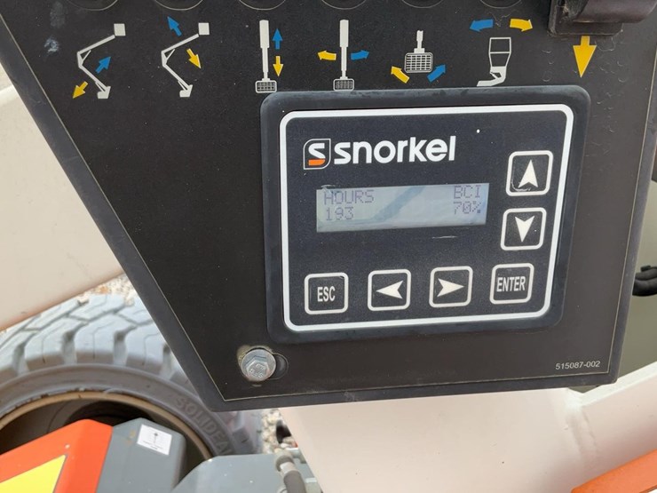 #310-•-2019-snorkel-38'-articulating-lift-image-12