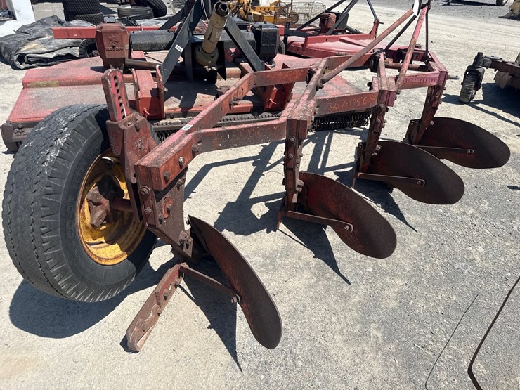 massey-ferguson-4-image-4