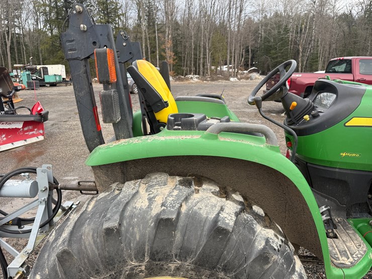john-deere-4120-image-28
