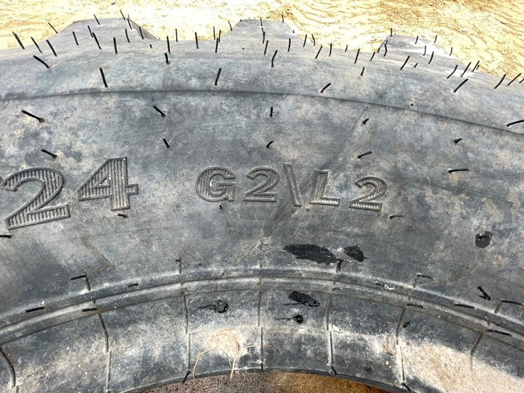 #7543-•-alliance-brand-telehandler-tire-image-8