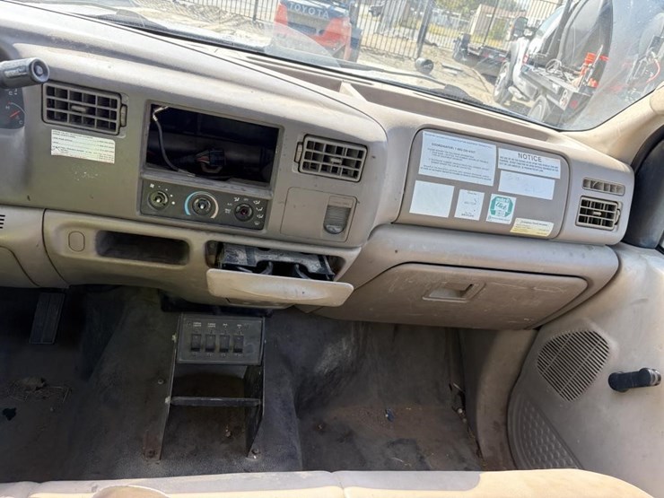 2004-ford-f350-sd-image-17