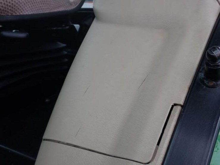 2016-john-deere-5085e-image-28