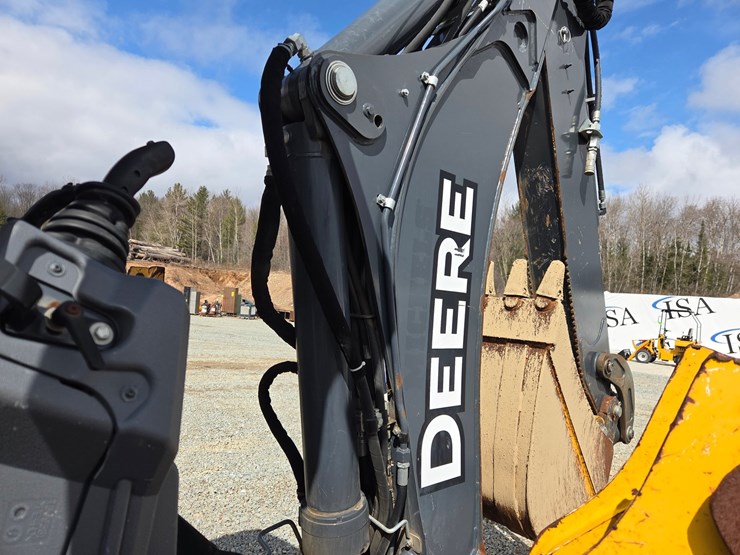 2019-deere-310-image-44