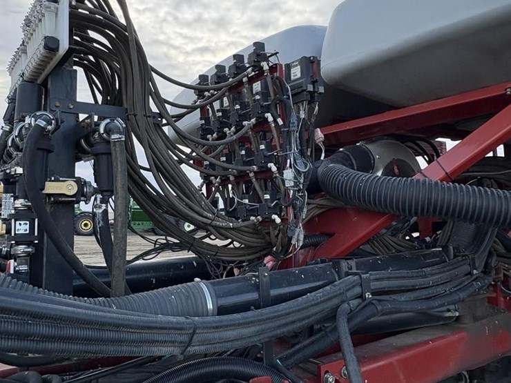 2012-case-ih-1250-image-10