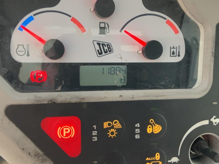 2021-jcb-215-image-13