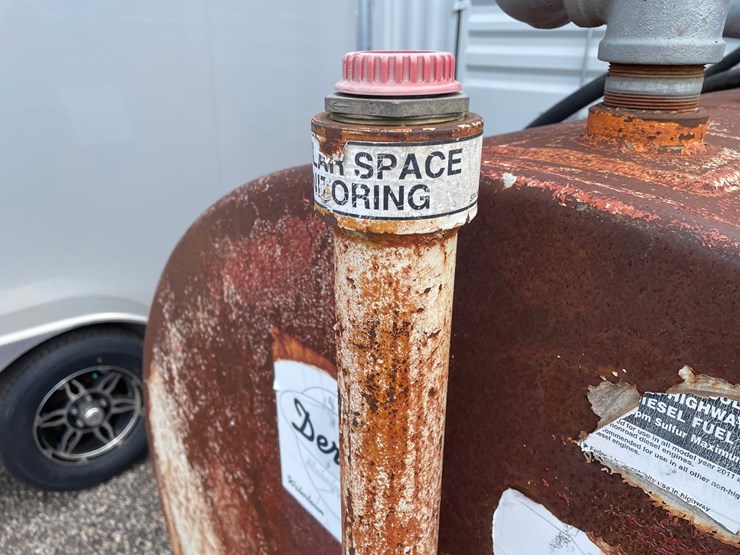 #3388-•-derson-1,000-gallon-dual-wall-fuel-tank-image-9