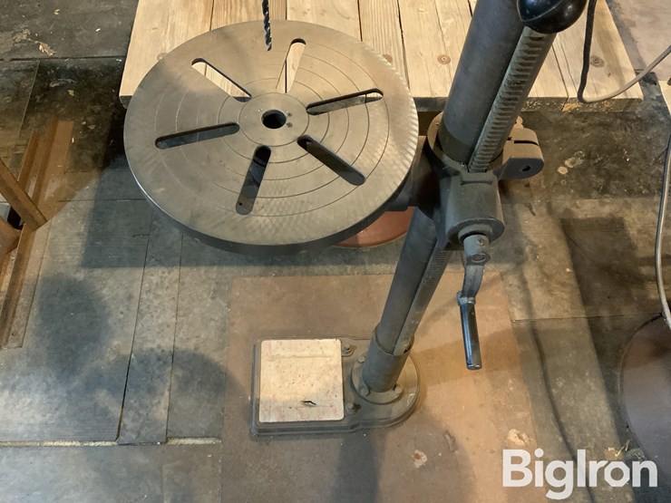 16-speed-drill-press-image-9