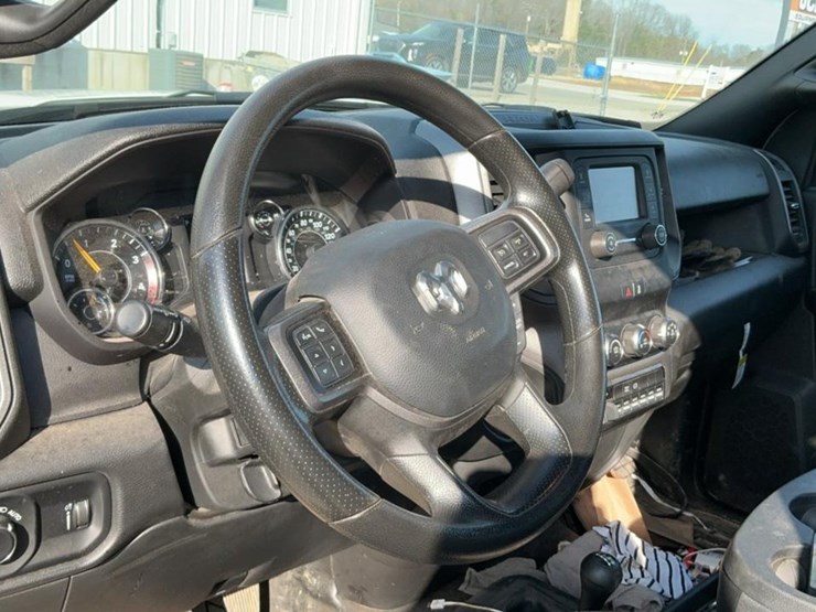 2022-dodge-3500-image-22