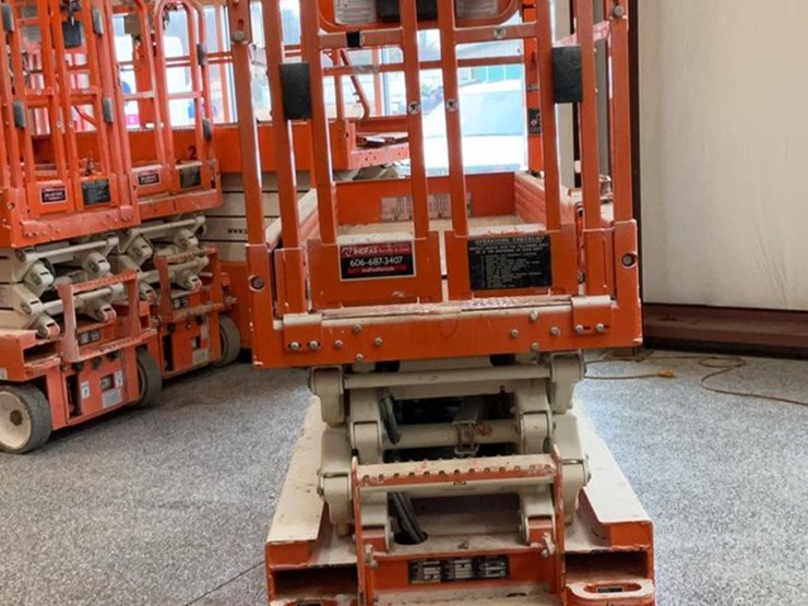 #433-•-2023-snorkel-19'-scissor-lift-image-6