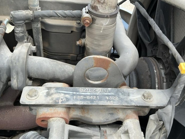 2021-peterbilt-337-image-13