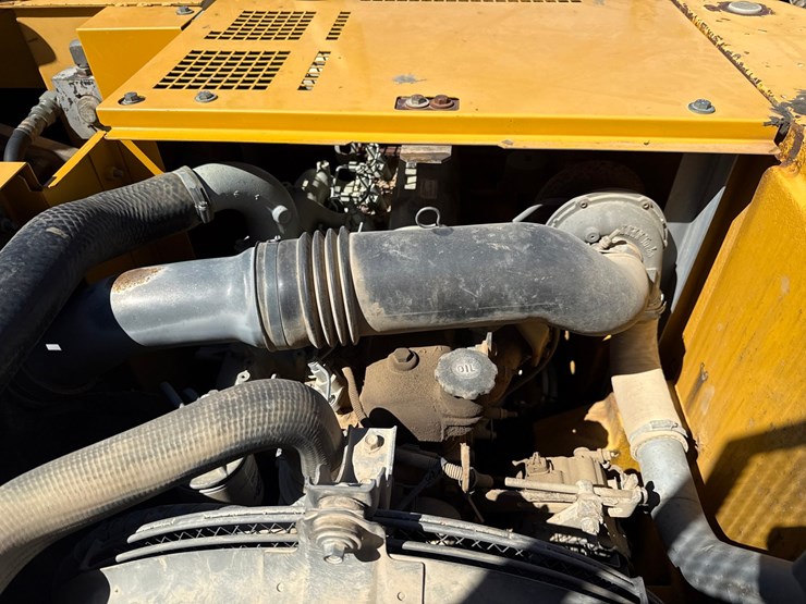 2009-deere-225-lc-image-37