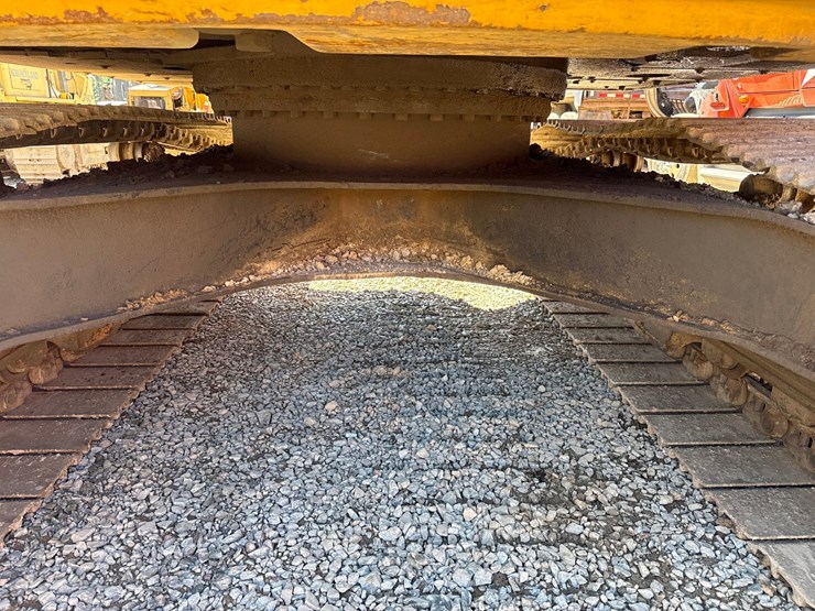 2009-deere-225-lc-image-67